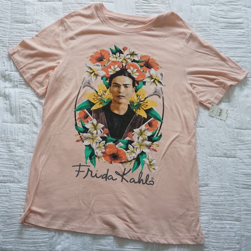 FRIDA KAHLO 🌺🌸❇️ tee